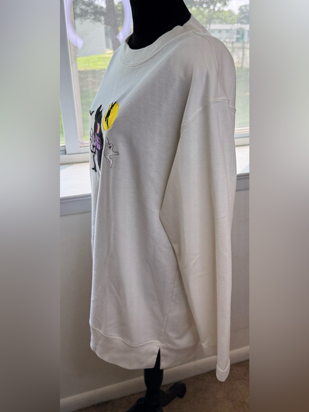 Vintage 90’s Needle & Threads Halloween Witch Haunted House sweatshirt white Med - Picture 8 of 12